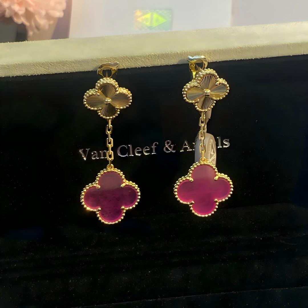 NEW CLOVER 2 MOTIF PINK ENAMEL EARRINGS