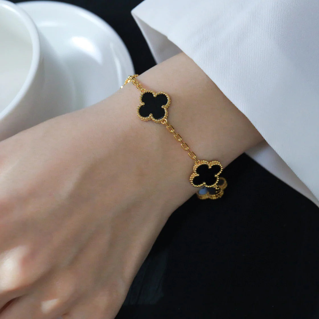 Lucky Clover 5-Motiv Armband – Black Onyx Kollektion