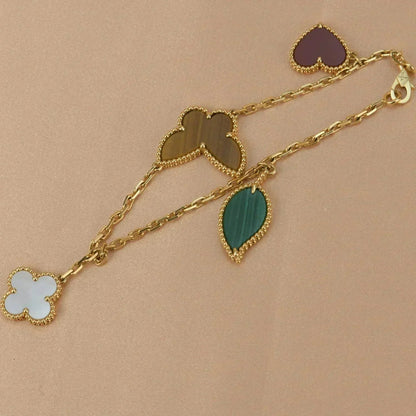 Glücks-Natur-Armband mit mehreren Anhängern