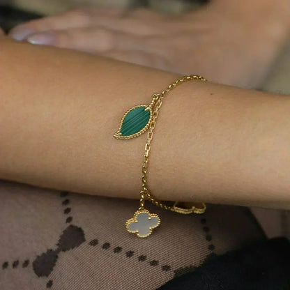 Glücks-Natur-Armband mit mehreren Anhängern – Schmetterlings-, Kleeblatt-, Herz- und Blattmotive