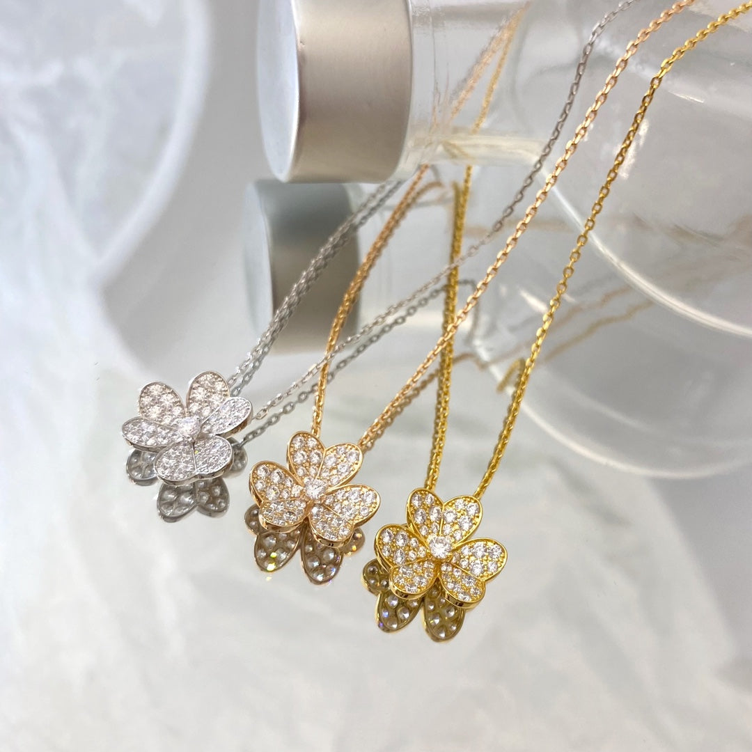 Pavé-Diamant-Blumenanhänger-Halskette - Zarter Blumenanhänger