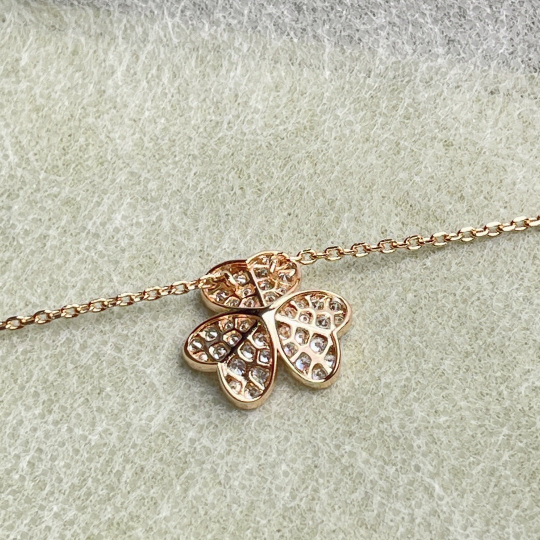 Pavé-Diamant-Blumenanhänger-Halskette - Zarter Blumenanhänger