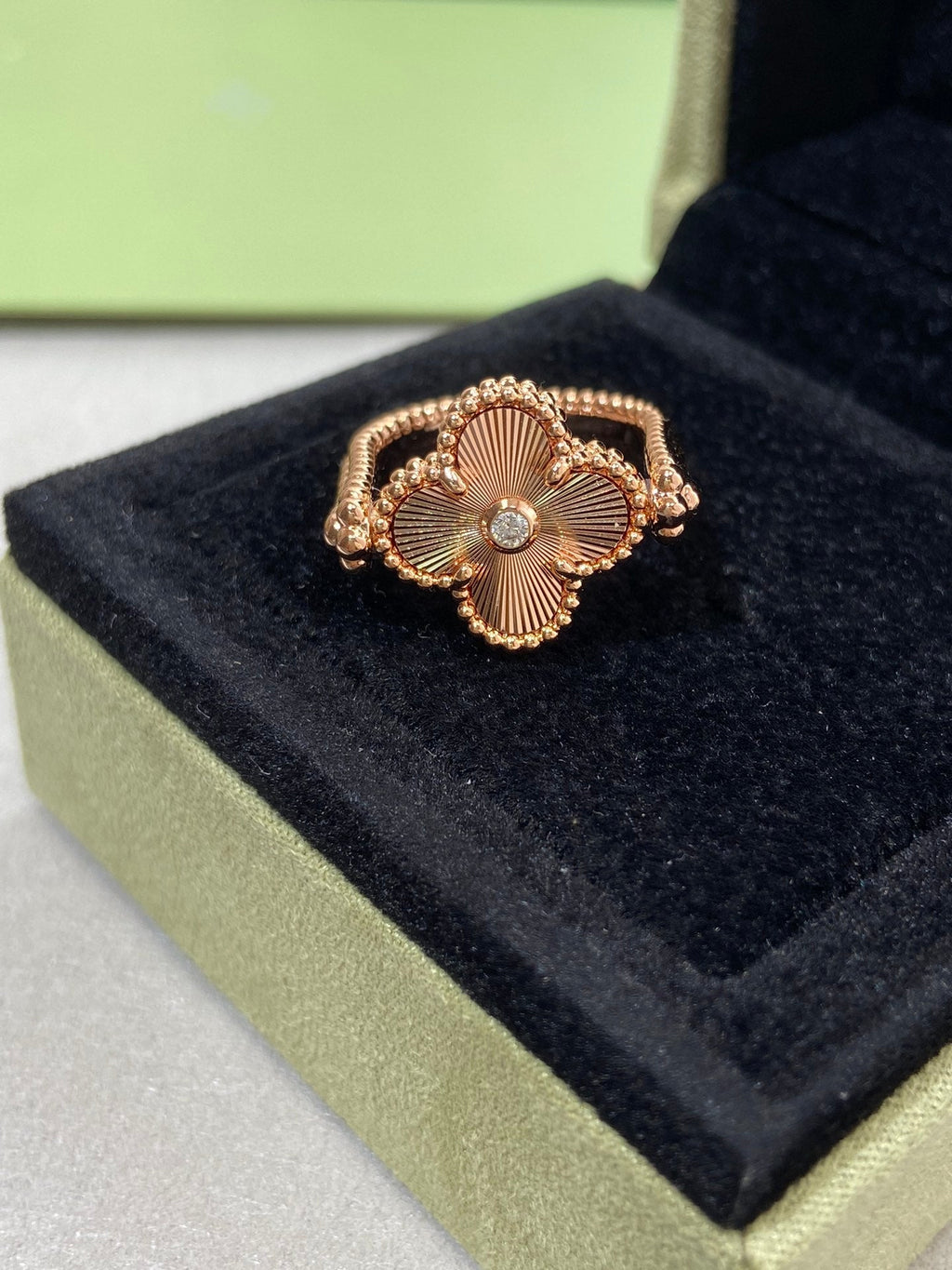 Lucky Clover Roségold Wendering