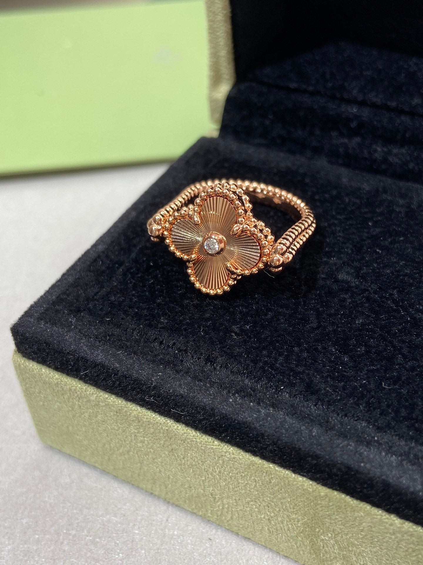 Lucky Clover Roségold Wendering