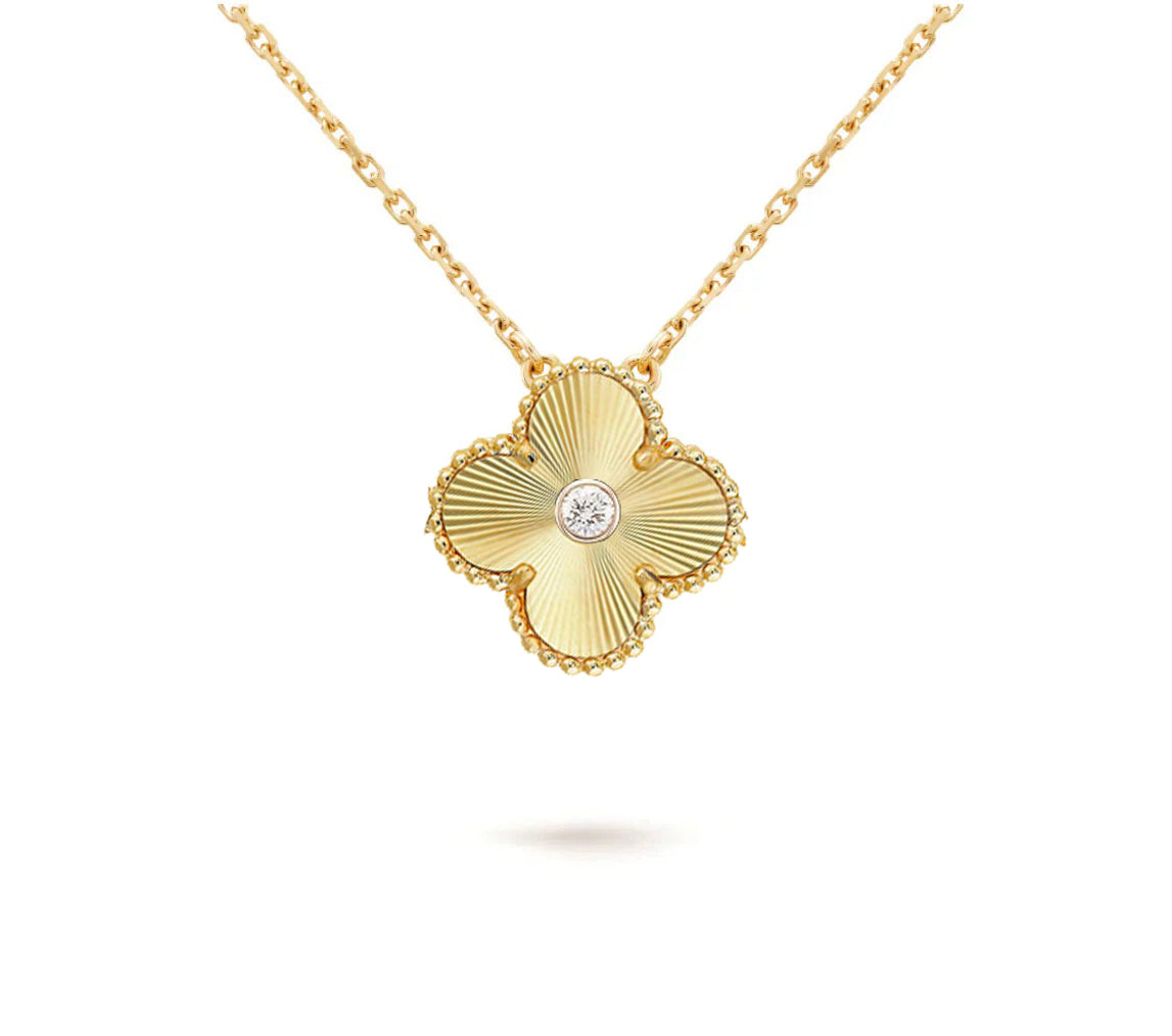 15mm Clover Flower Diamond Pendant Necklace Collection