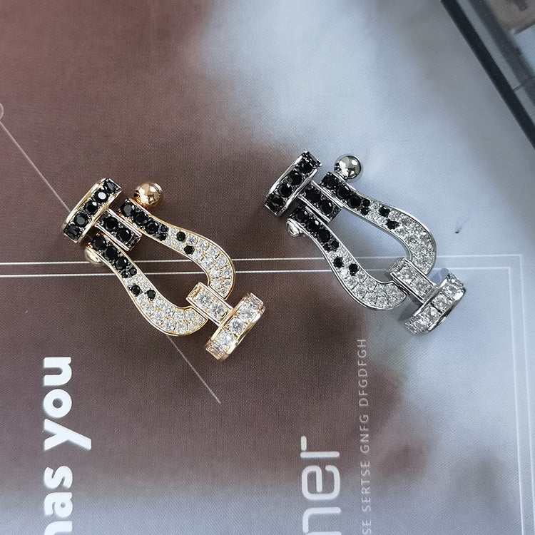 FORCE Großes Hufeisen-Armband mit schwarzen und weißen Diamanten – Roségold