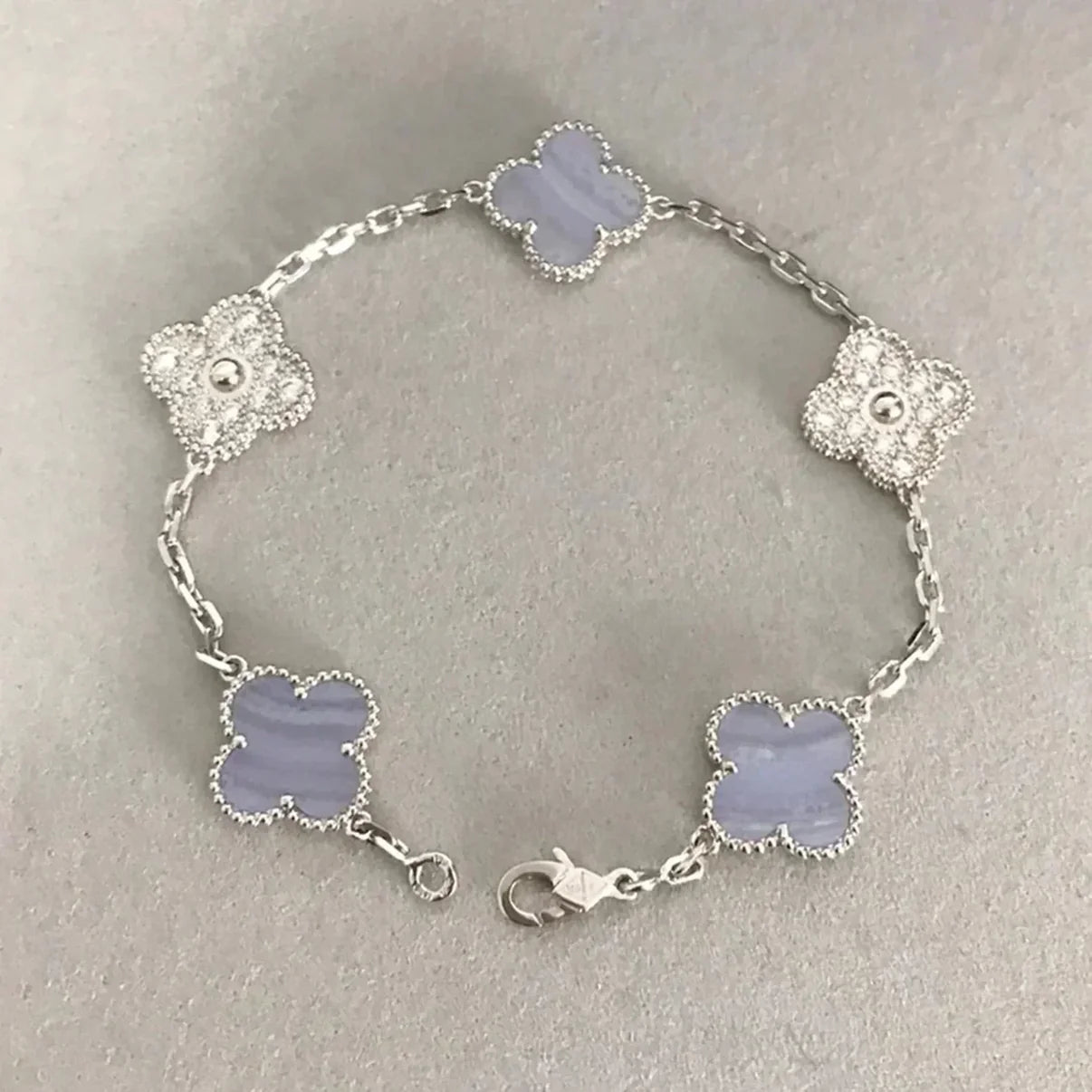 Lucky 5-Motif Clover Serenity Bracelet - Natural Violet Gemstone
