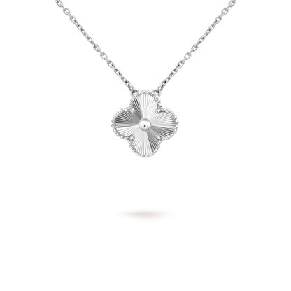 15mm Kleeblumen-Anhänger-Halskette Weißgold-Kollektion