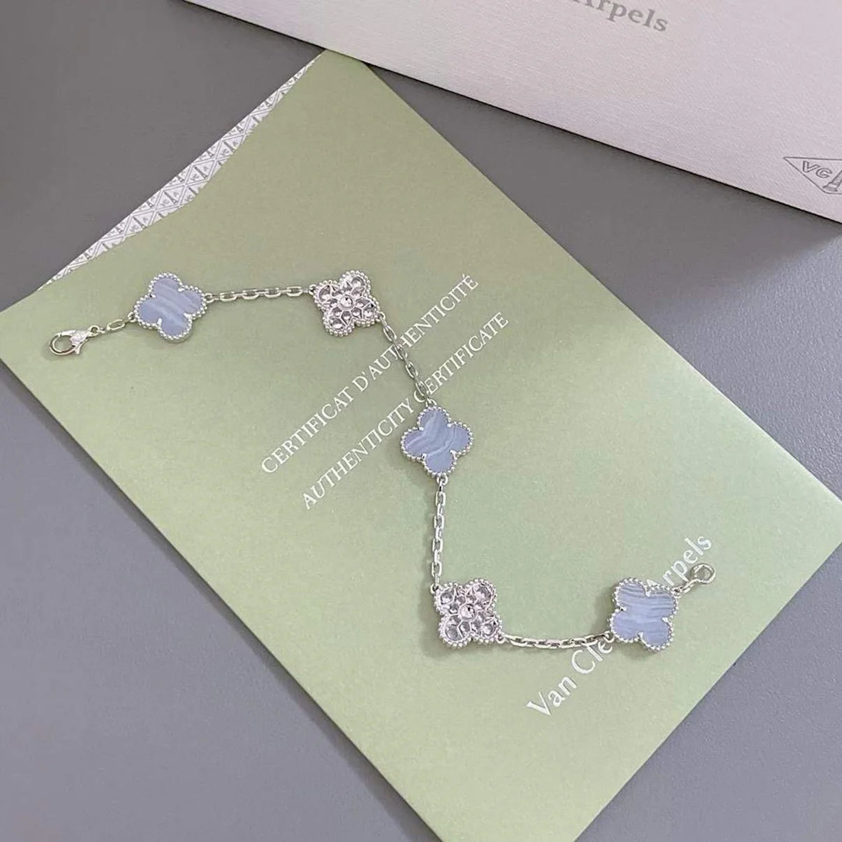 Lucky 5-Motif Clover Serenity Bracelet - Natural Violet Gemstone