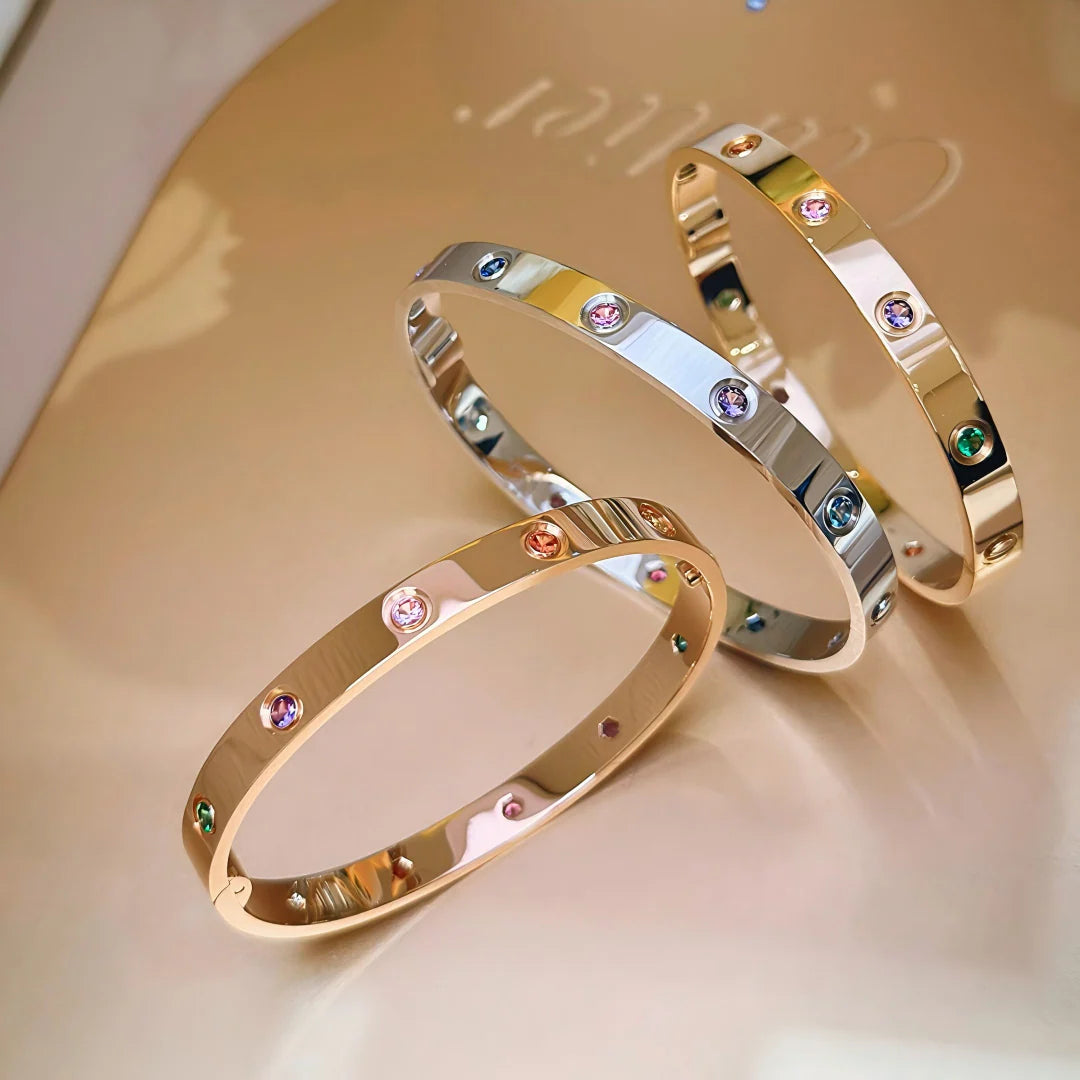 Klassischer 6,1 mm Liebesarmreif – 10-Diamanten-Vollpavé-Energiematrix