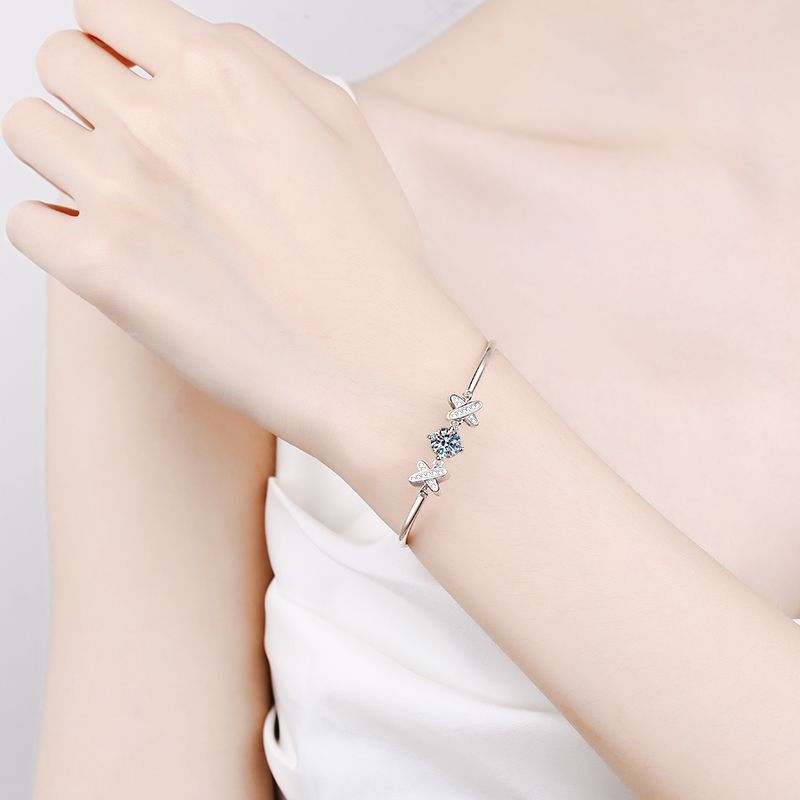 Elegant Bow-Knot Moissanite Bracelet