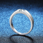 Eleganter, minimalistischer Moissanitring für Paare