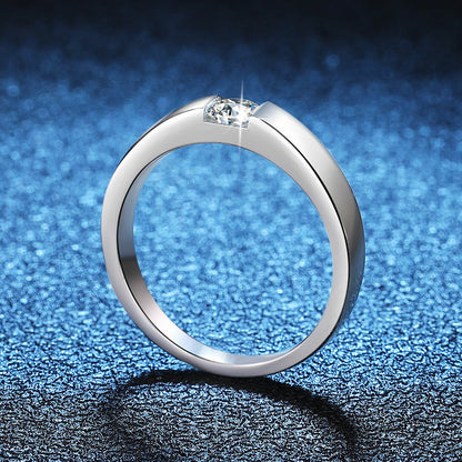 Eleganter, minimalistischer Moissanitring für Paare