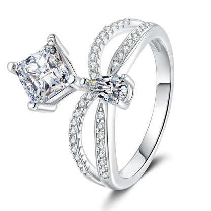 Eleganter doppelt gedrehter Moissanit-Ring