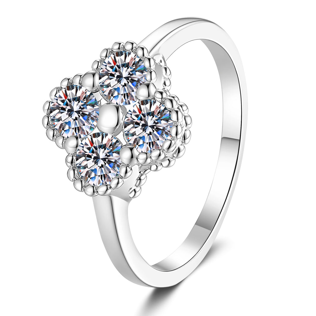 Eleganter vierblättriger Klee-Moissanit-Ring