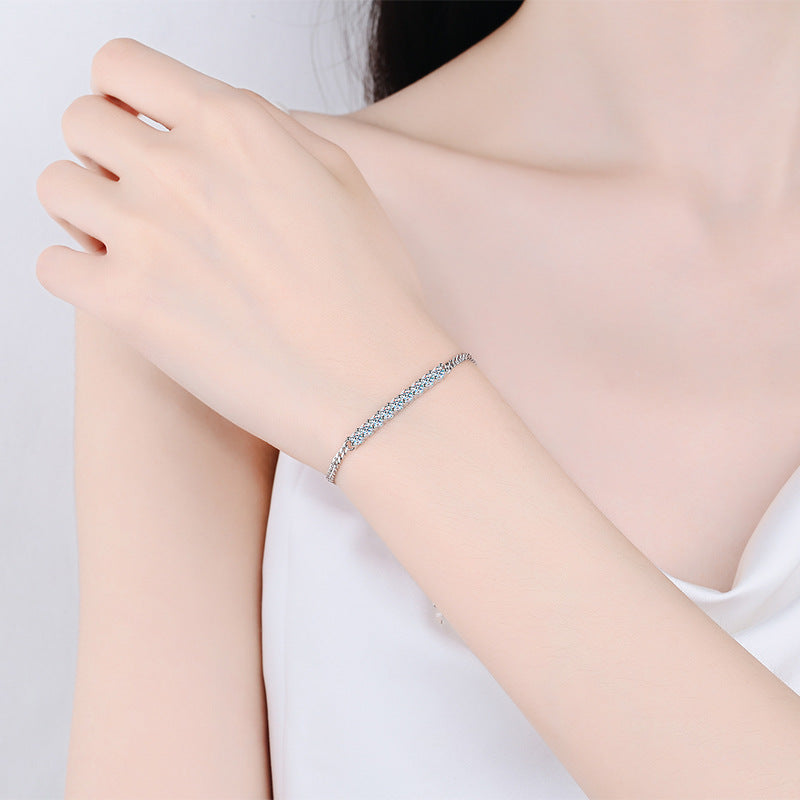 Smiling Curve Moissanite Bracelet