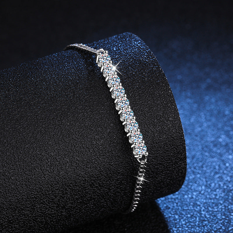 Smiling Curve Moissanite Bracelet