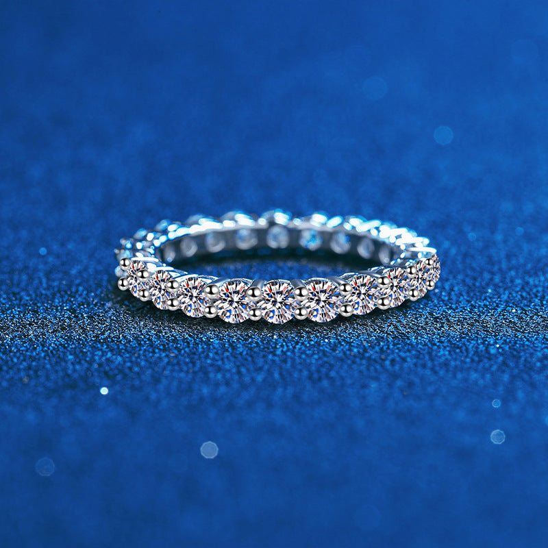 Luxuriöser 2,2 Karat Voll-Eternity Moissanit-Ring