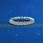 Luxuriöser 2,2 Karat Voll-Eternity Moissanit-Ring