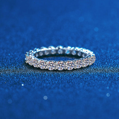 Luxuriöser 2,2 Karat Voll-Eternity Moissanit-Ring