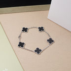 Lucky Clover 5-Motiv Armband – Black Onyx Kollektion