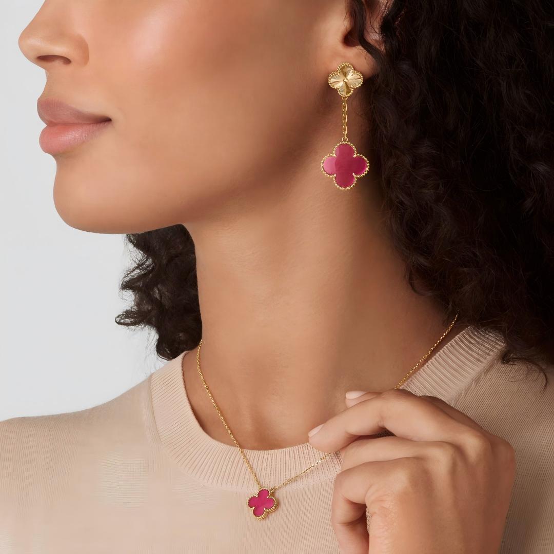 NEW CLOVER 2 MOTIF PINK ENAMEL EARRINGS