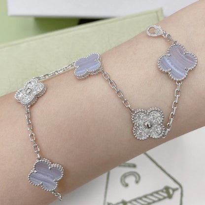 Armband Lucky Clover mit 5 Motiven – Kollektion aus violettem Chalcedon