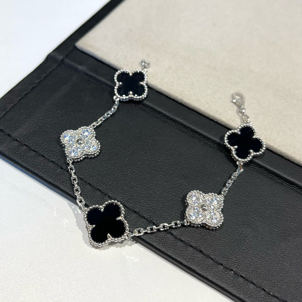 Lucky Clover 5-Motiv Armband – Black Onyx Kollektion