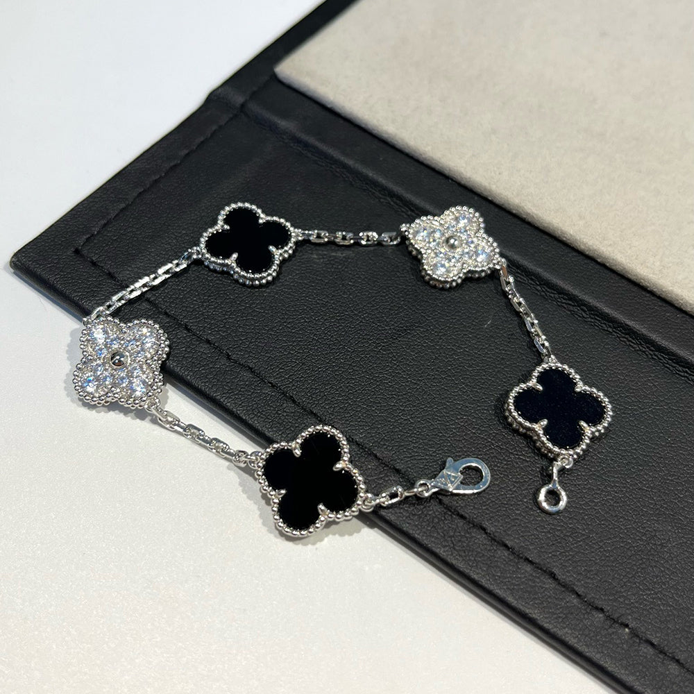 Lucky Clover 5-Motiv Armband – Black Onyx Kollektion