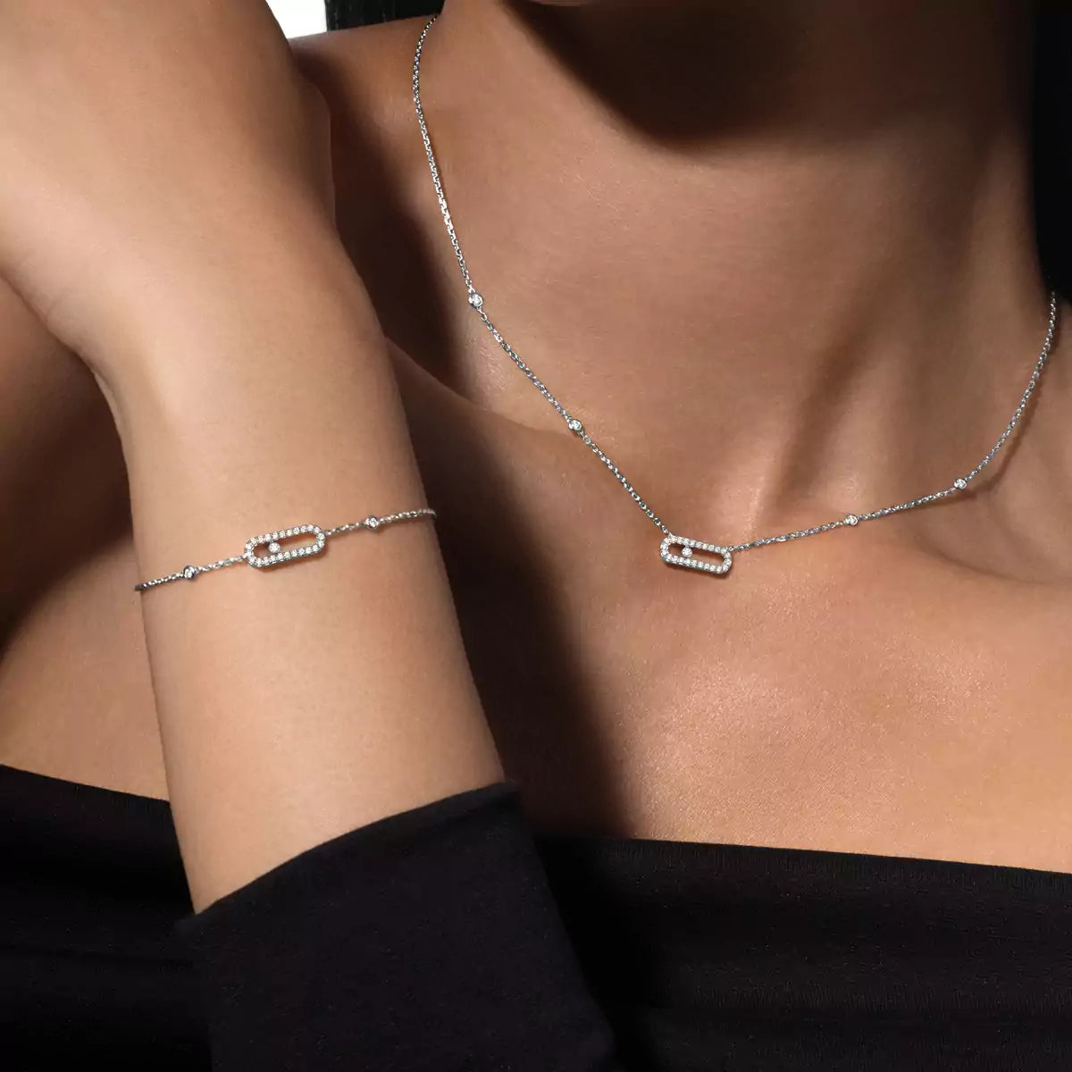 Move Uno Pendant Necklace