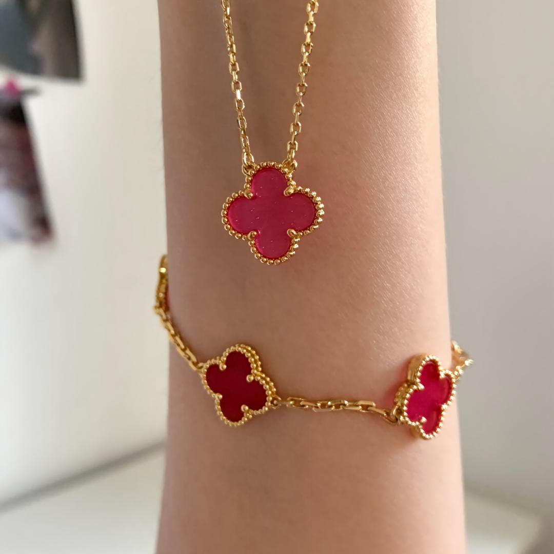 NEW CLOVER 15MM PINK ENAMEL NECKLACE
