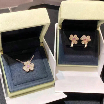 Pavé-Diamant-Schmetterlingsanhänger-Halskette